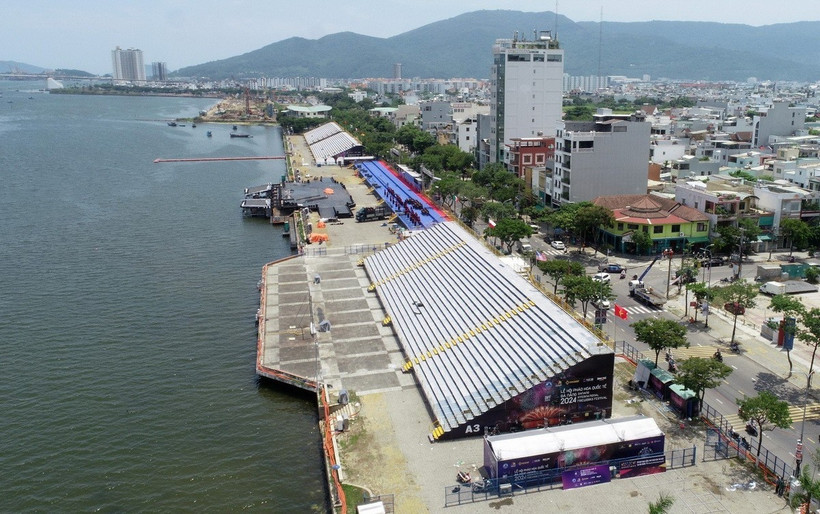 Một khán đài xem pháo hoa ở thành phố Đà Nẵng. (Ảnh: Quốc Dũng/TTXVN)
