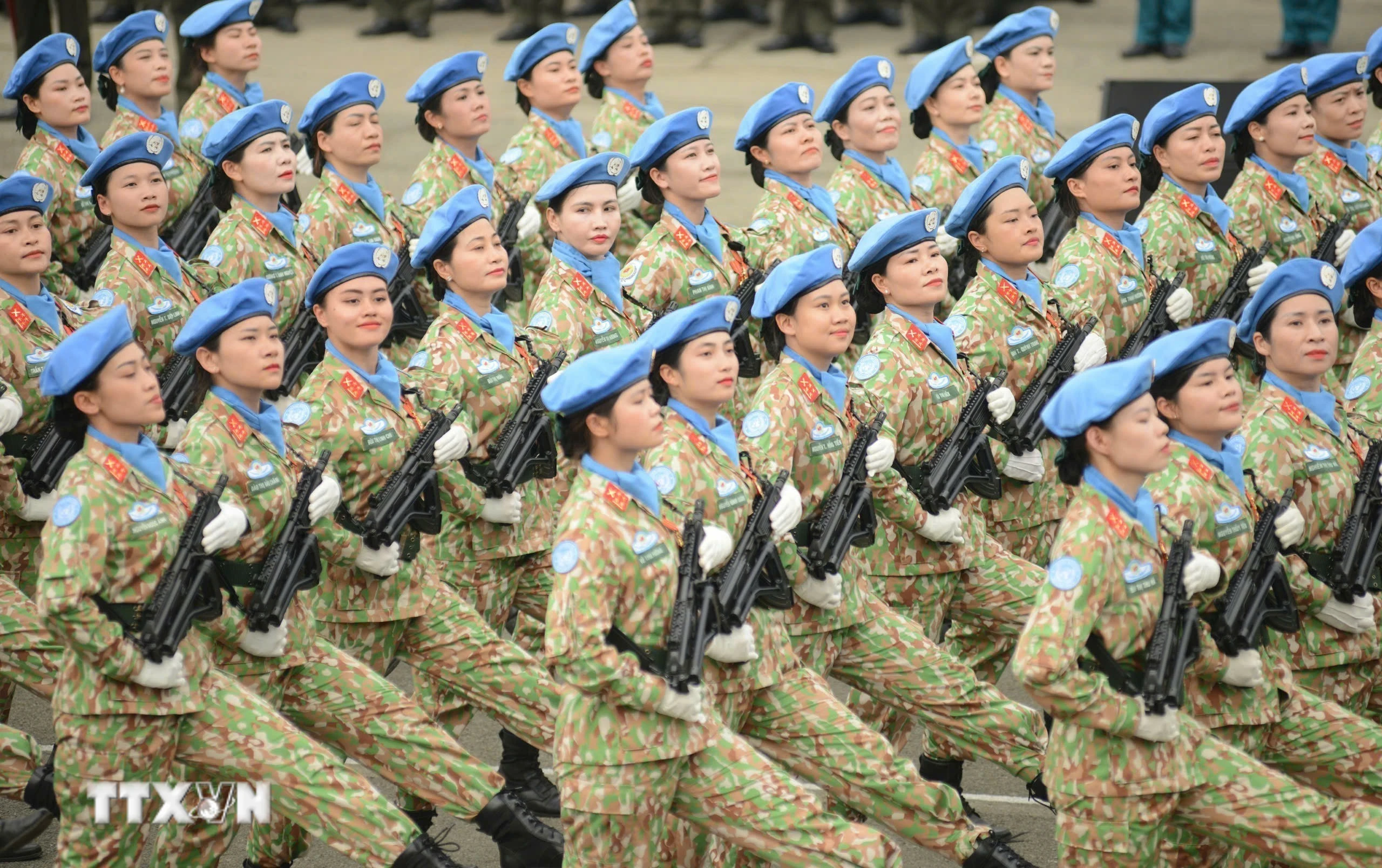 Phụ nữ Quân đội khẳng định vai trò kiến tạo, đóng góp cho hòa bình và an ninh
