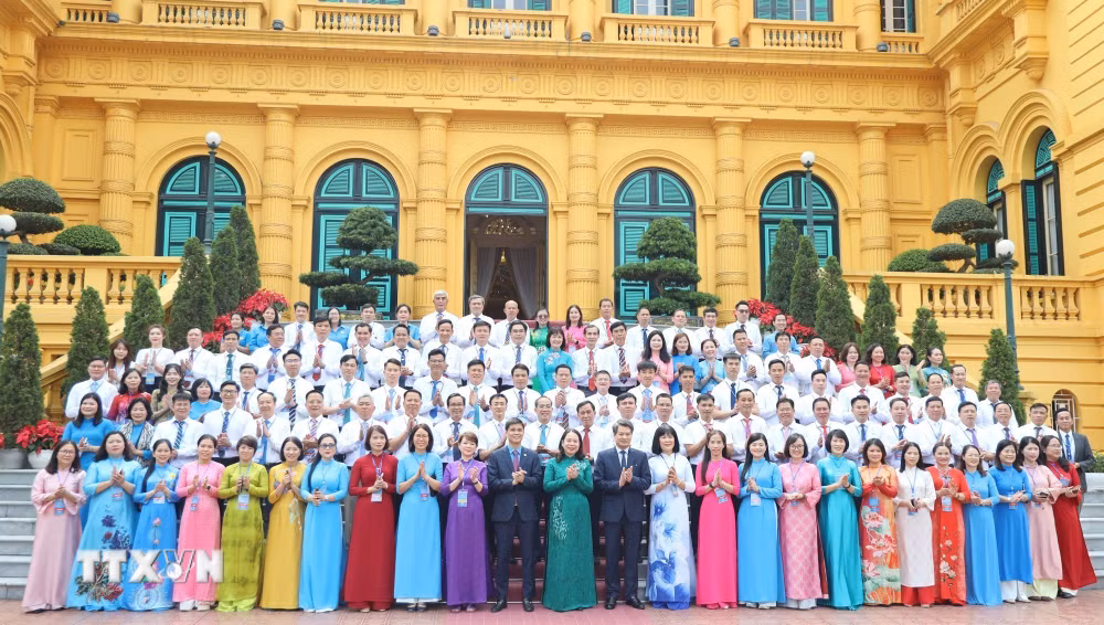 Phó Chủ tịch nước Võ Thị Ánh Xuân gặp mặt các chủ tịch công đoàn tiêu biểu- Ảnh 1.