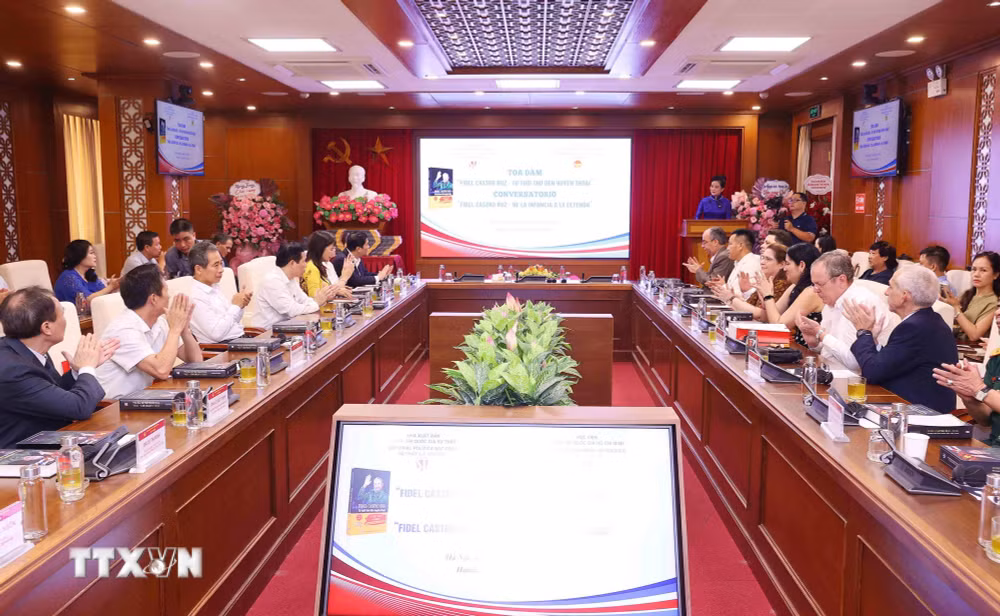 ttxvn-toa-dam-fidel-castro-ruz-tu-tuoi-tho-den-huyen-thoai-8949558-2.jpg