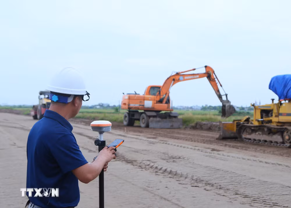ttxvn-ninh-binh-day-nhanh-tien-do-cac-cong-trinh-giao-thong-trong-diem-8833796.jpg
