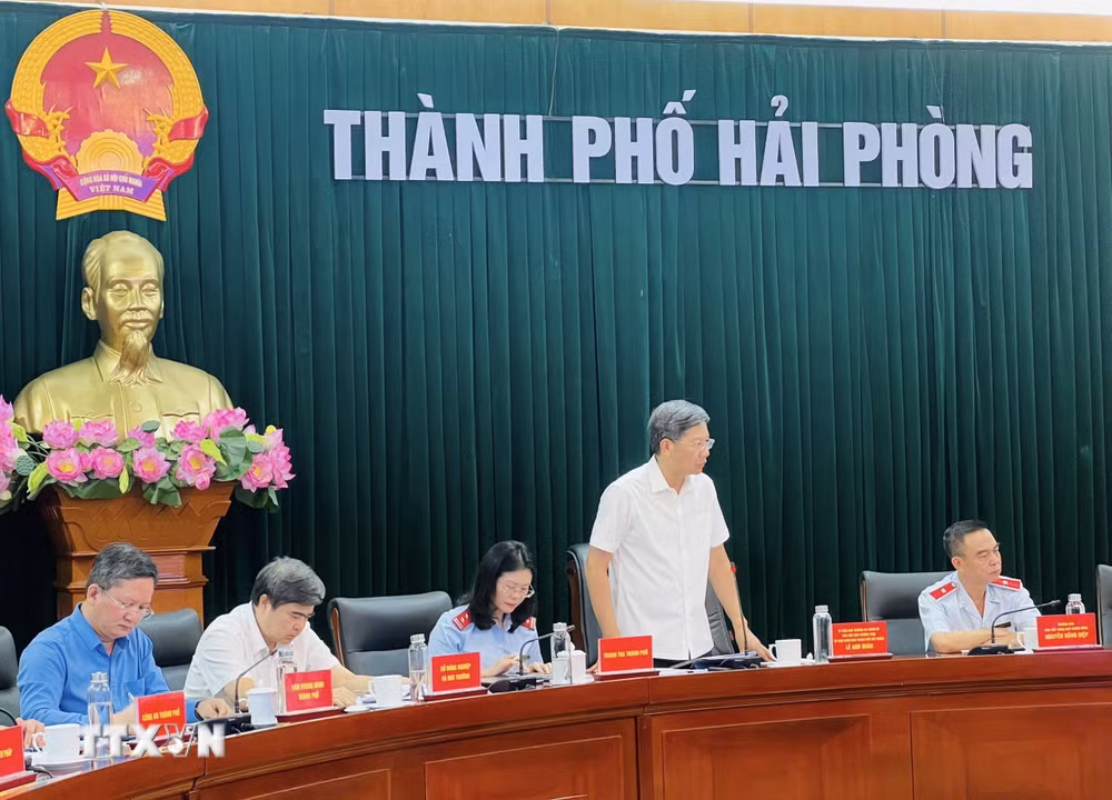 ttxvn-lanh-dao-thanh-pho-hai-phong-lam-viec-voi-cong-dan-co-kien-nghi-khieu-nai-lien-quan-den-viec-thu-hoi-dat-8863544.jpg