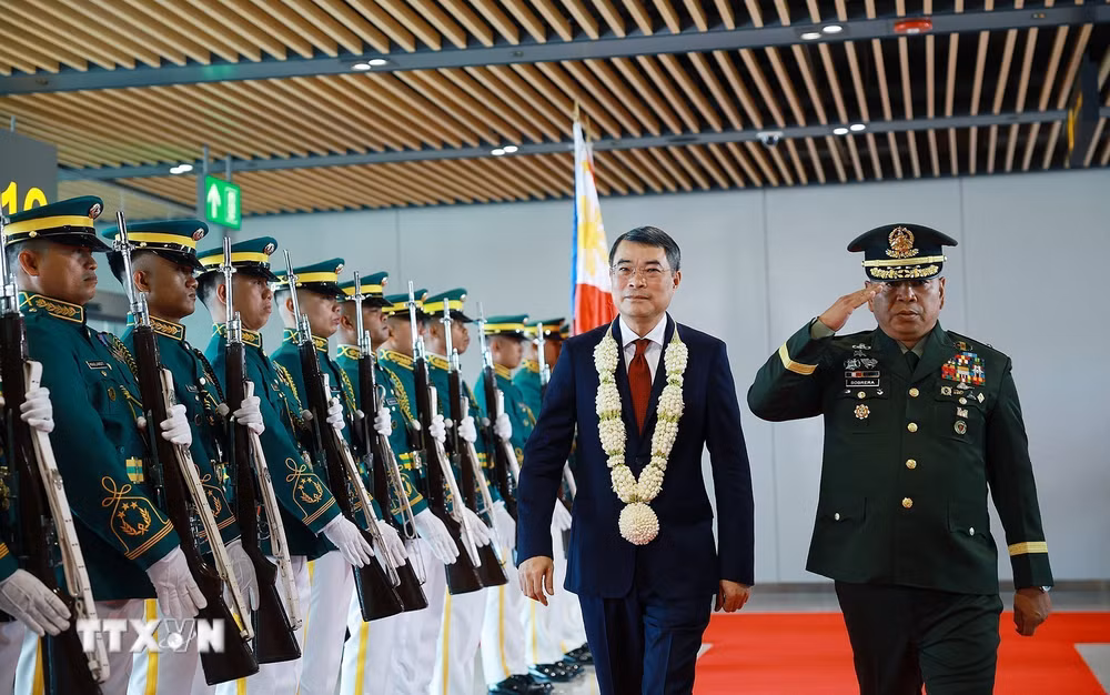 Thủ tướng Lê Minh Hưng đến Philippines dự Hội nghị Cấp cao ASEAN lần thứ 48- Ảnh 2.