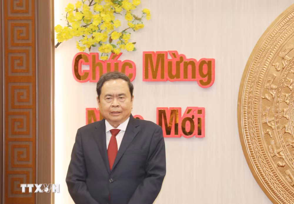 ttxvn-chu-tich-quoc-hoi-chuc-tet-quan-khu-9-8591354-4.jpg