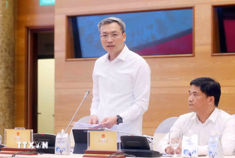 Thiếu tướng Nguyễn Quốc Toản, Chánh Văn phòng, Người phát ngôn Bộ Công an trả lời câu hỏi của phóng viên các cơ quan thông tấn, báo chí. (Ảnh: Phạm Kiên/TTXVN)