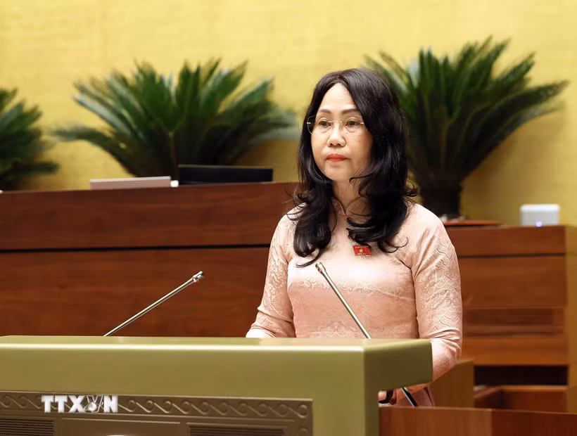 Bộ trưởng Bộ Văn hóa, Thể thao và Du lịch Lâm Thị Phương Thanh trình bày Tờ trình về dự thảo Nghị quyết của Quốc hội về một số cơ chế, chính sách đột phá phát triển văn hoá Việt Nam. (Ảnh: An Đăng/TTXVN)