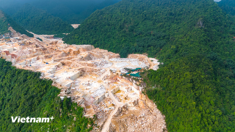 Khai thác khoáng sản. (Ảnh: Hoài Nam/Vietnam+)