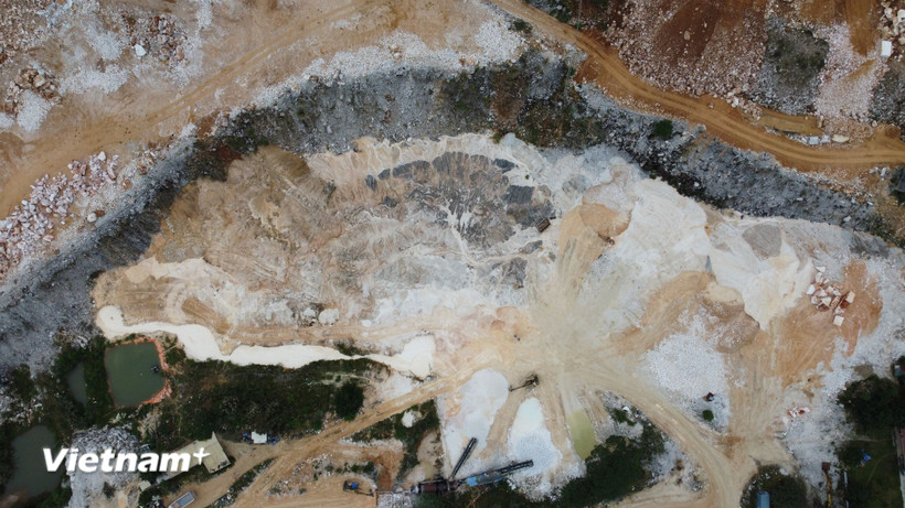 Điều tra địa chất khoáng sản. (Ảnh: PV/Vietnam+)