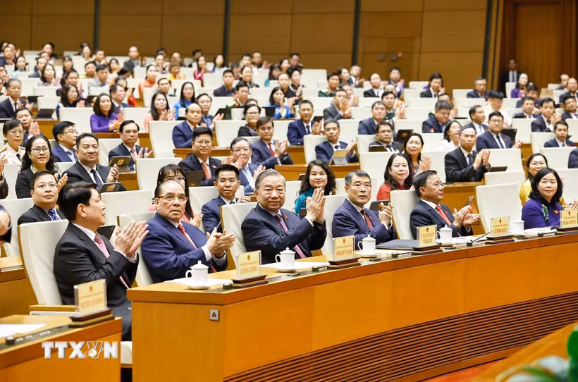 Tổng Bí thư, Chủ tịch nước Tô Lâm cùng các đồng chí lãnh đạo, nguyên lãnh đạo Đảng, Nhà nước dự phiên Bế mạc Kỳ họp thứ Nhất, Quốc hội khoá XVI. (Ảnh: Doãn Tấn/TTXVN)