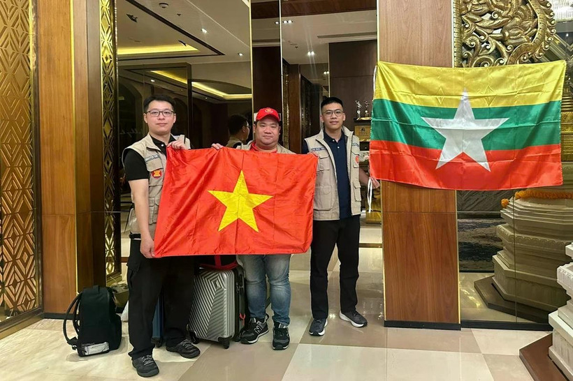 Cán bộ của Cục Quản lý đê điều và Phòng, chống thiên tai - Bộ Nông nghiệp và Môi trường. (Ảnh: VDDMA)