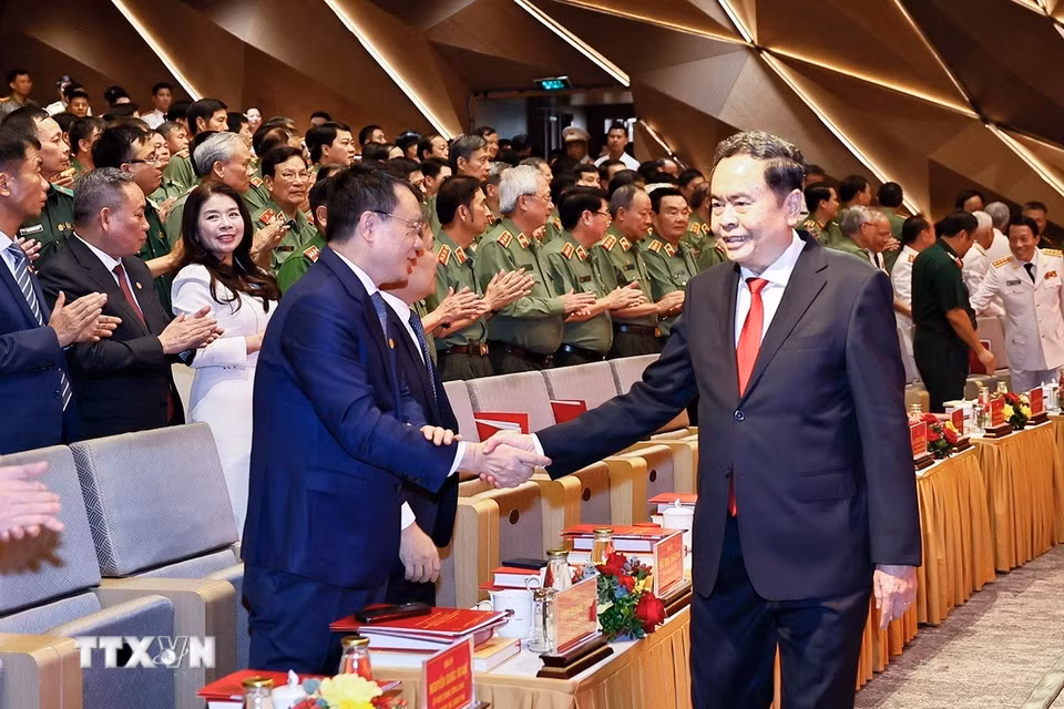 Chủ tịch Quốc hội Trần Thanh Mẫn với đại biểu dự Lễ kỷ niệm. (Ảnh: Doãn Tấn/TTXVN)