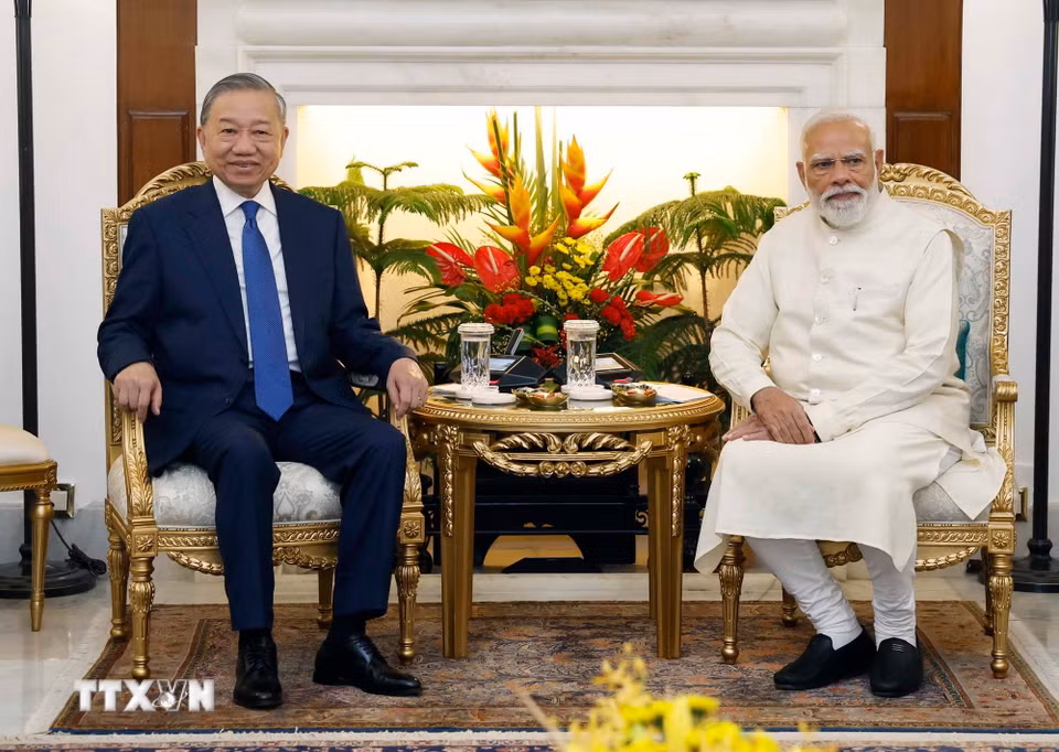 Tổng Bí thư, Chủ tịch nước Tô Lâm và Thủ tướng Ấn Độ Narendra Modi gặp hẹp. (Ảnh: Thống Nhất/TTXVN)