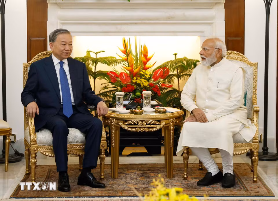 Tổng Bí thư, Chủ tịch nước Tô Lâm và Thủ tướng Ấn Độ Narendra Modi gặp hẹp. (Ảnh: Thống Nhất/TTXVN)