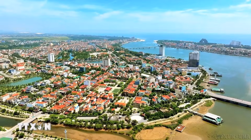 Đồng Hới (Quảng Trị) - đang trở thành điểm nhấn trong chiến lược phát triển không gian đô thị ven biển, hướng đến mô hình đô thị sinh thái, hiện đại và đáng sống của miền Trung. (Ảnh: Nguyên Linh/TTXVN)