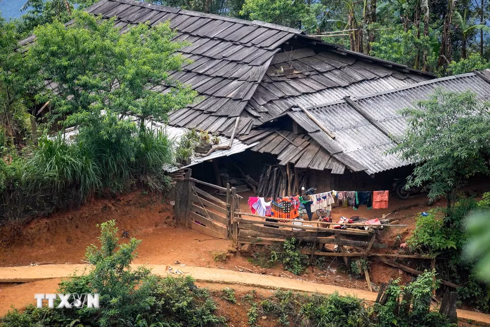 Bất cứ đâu ở bản Làng Sáng cũng mang vẻ đẹp bình yên và mộc mạc của cảnh quan và cuộc sống con người nơi đây. (Ảnh: Trọng Đạt/TTXVN)