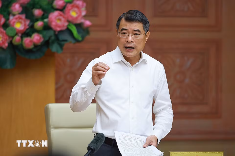 Thủ tướng Lê Minh Hưng làm việc với lãnh đạo Bộ Tài chính. (Ảnh: Dương Giang/TTXVN)