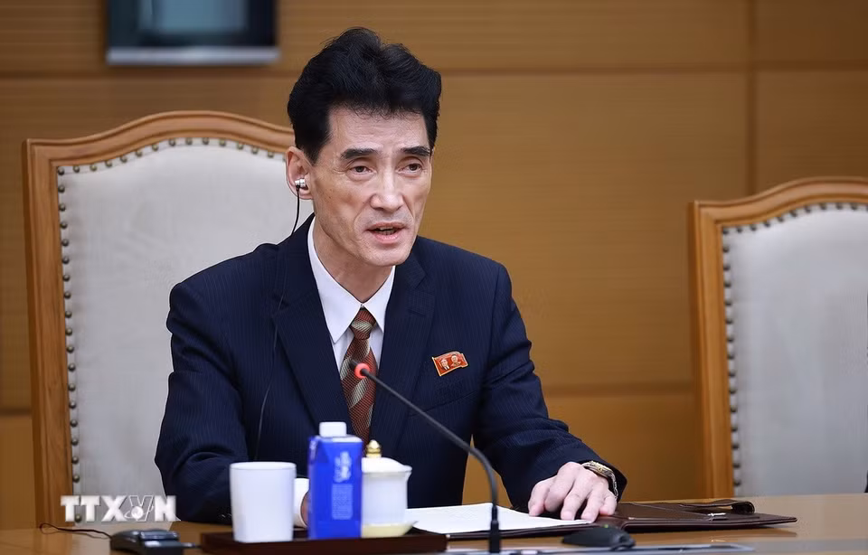Đại sứ Triều Tiên Ri Sung Guk phát biểu. (Ảnh: Dương Giang/TTXVN)