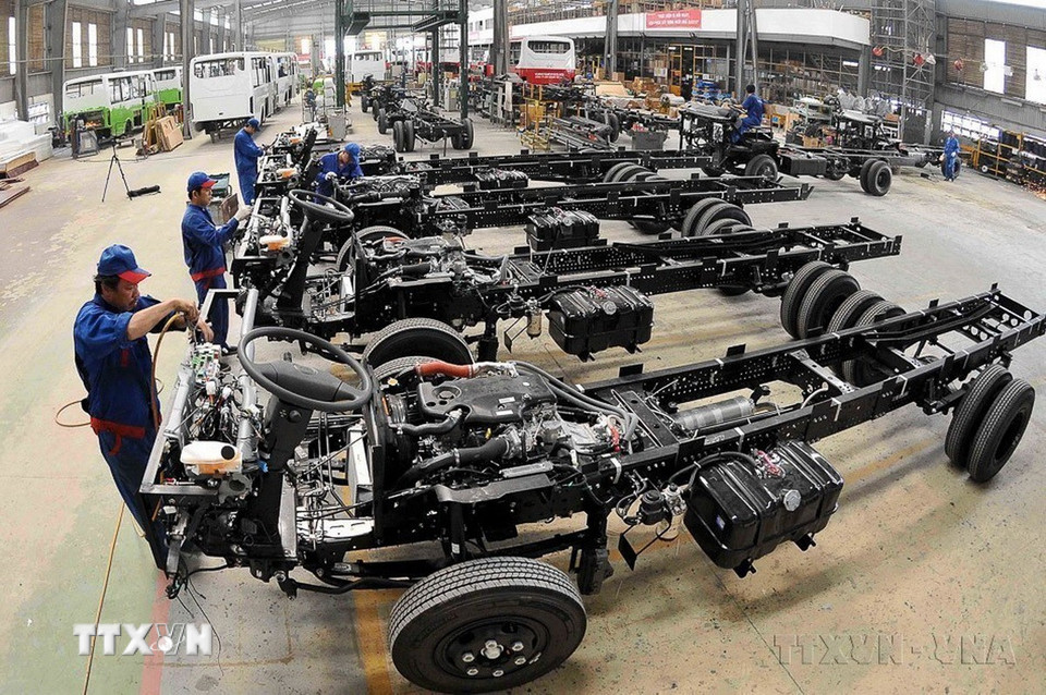 Hoạt động sản xuất tại Tổng công ty Cơ khí Giao thông Vận tải Sài Gòn (Samco) - Một trong bốn Tổng công ty đảm nhiệm vai trò nòng cốt phát triển ngành công nghiệp ôtô của Việt Nam. (Ảnh: An Hiếu/TTXVN)