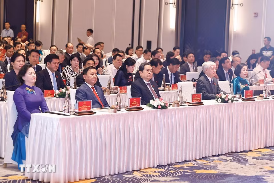 Chủ tịch Quốc hội Trần Thanh Mẫn và Thường trực Ban Bí và đại biểu dự hội nghị. (Ảnh: Doãn Tấn/TTXVN)