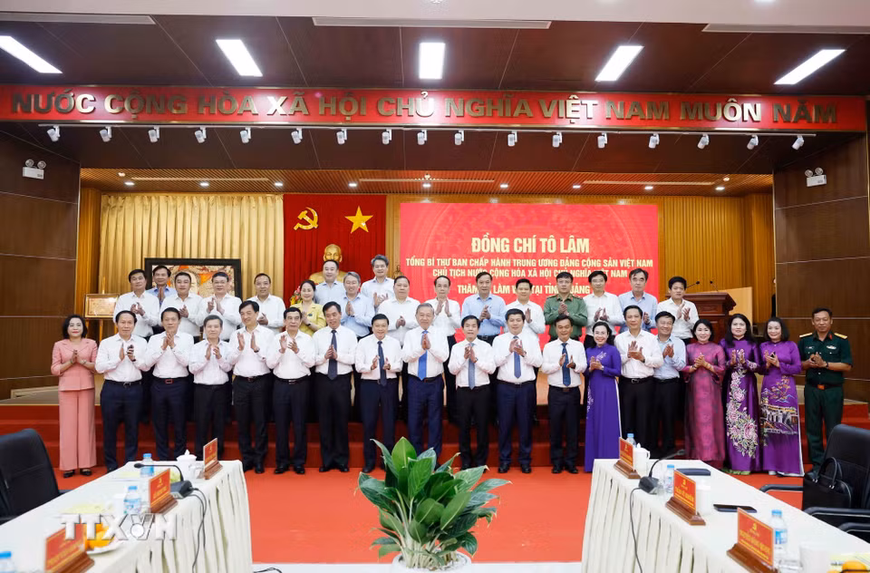 Tổng Bí thư, Chủ tịch nước Tô Lâm với các đại biểu. (Ảnh: Thống Nhất/TTXVN)
