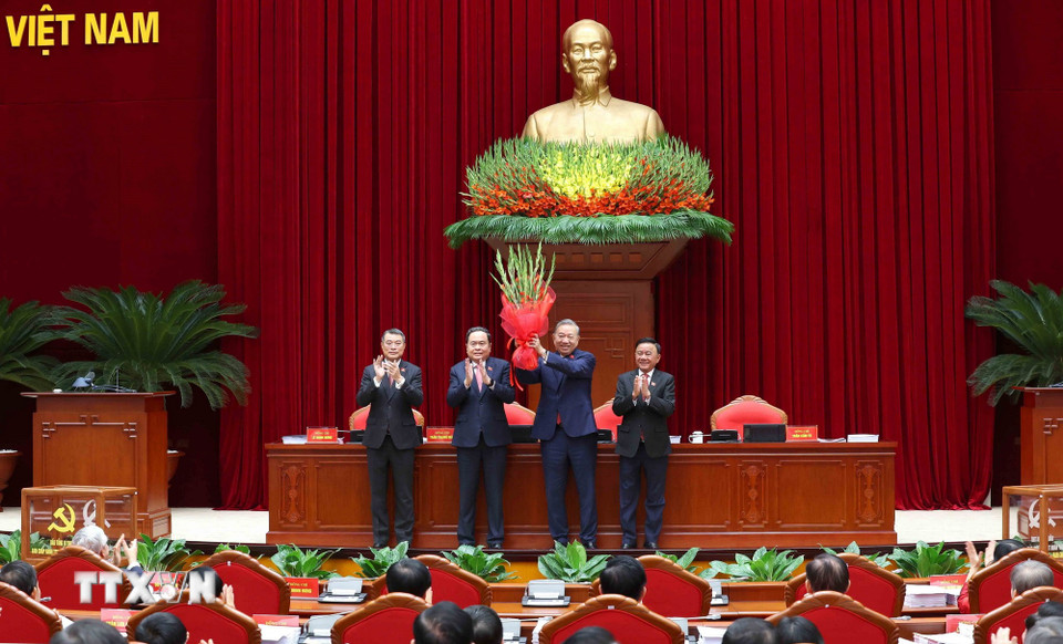 Ban Chấp hành Trung ương Đảng khóa XIV đã thống nhất tuyệt đối bầu đồng chí Tô Lâm, Tổng Bí thư Ban Chấp hành Trung ương Đảng khóa XIII tiếp tục giữ chức Tổng Bí thư Ban Chấp hành Trung ương Đảng khóa XIV. (Ảnh: TTXVN)