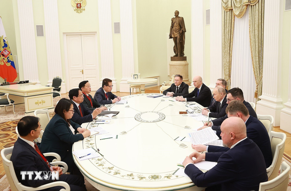 Thủ tướng Phạm Minh Chính hội kiến Tổng thống Nga Vladimir Putin. (Ảnh: Dương Giang/TTXVN)