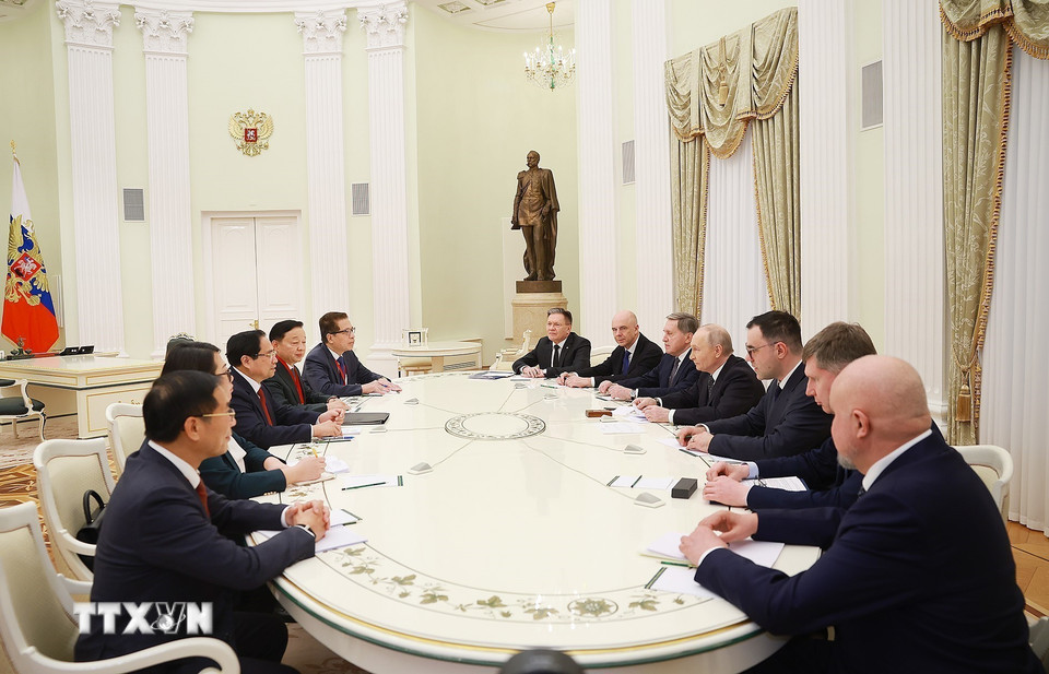 Thủ tướng Phạm Minh Chính hội kiến Tổng thống Nga Vladimir Putin. (Ảnh: Dương Giang/TTXVN)