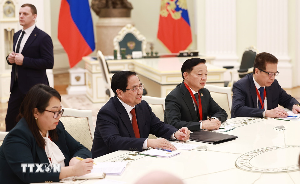Thủ tướng Phạm Minh Chính hội kiến Tổng thống Nga Vladimir Putin. (Ảnh: Dương Giang/TTXVN)