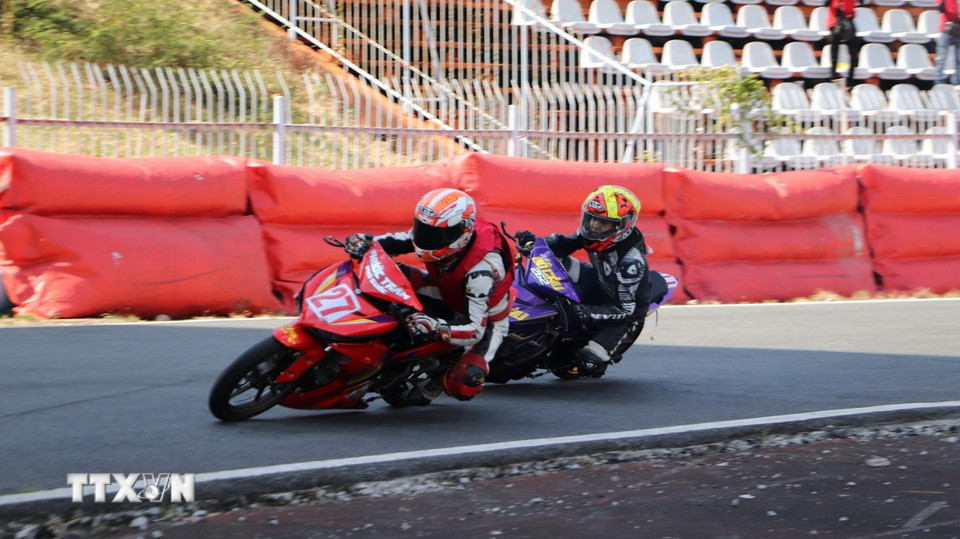 Chiều 20/2, Sở Văn hóa, Thể thao và Du lịch thành phố Cần Thơ phối hợp Liên đoàn Xe đạp-Môtô thể thao Việt Nam tổ chức Giải đua xe môtô sân tròn cúp vô địch quốc gia năm 2026. (Ảnh: Hồng Thái/TTXVN)