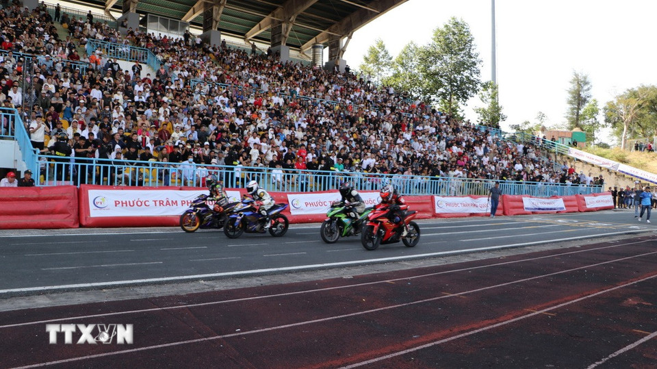 Giải đua có sự tham gia tranh tài của 55 vận động viên của 28 câu lạc bộ trên toàn quốc. (Ảnh: Hồng Thái/TTXVN)