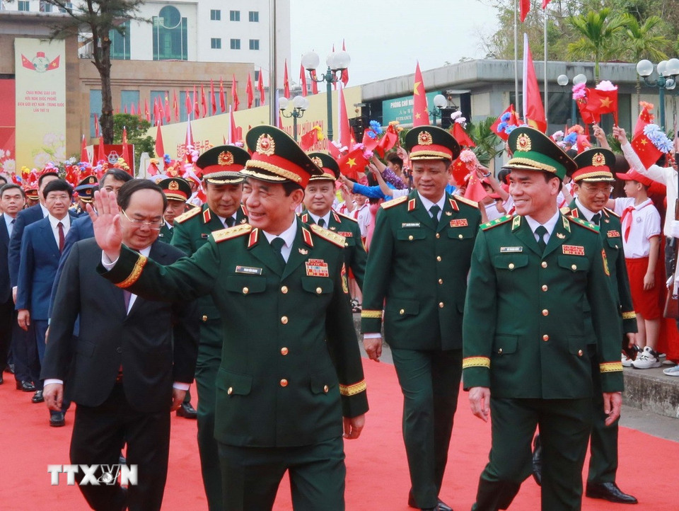 Đại tướng, Bộ trưởng Quốc phòng Phan Văn Giang tại Cửa khẩu Quốc tế Móng Cái. (Ảnh: Trọng Đức/TTXVN)
