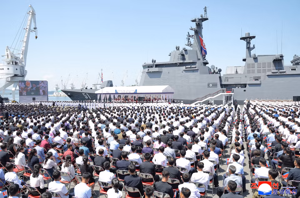 Lễ bàn giao tàu khu trục Choe Hyon ở thành phố cảng Nampho, Triều Tiên, ngày 23/6. (Ảnh: KCNA/TTXVN)