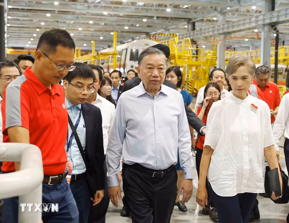 Tổng Bí thư, Chủ tịch nước Tô Lâm thăm Trung tâm Thử nghiệm Đường sắt Singapore. (Ảnh: Thống Nhất/TTXVN)
