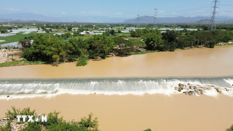 Đập Nha Trinh xây dựng trên sông Cái Phan Rang (sông Dinh), nằm ở khu vực xã Mỹ Sơn (tỉnh Khánh Hòa), là công trình “dẫn thủy nhập điền” tiêu biểu do người Chăm xây dựng từ khoảng thế kỷ 12. (Ảnh: Nguyễn Thành/TTXVN)