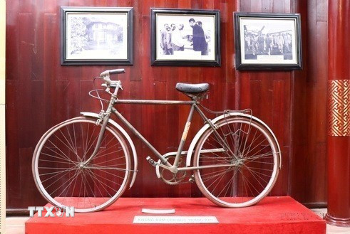 Chiếc xe đạp của Thủ tướng Phạm Văn Đồng được trưng bày tại Khu lưu niệm. (Ảnh: Phạm Cường/TTXVN)