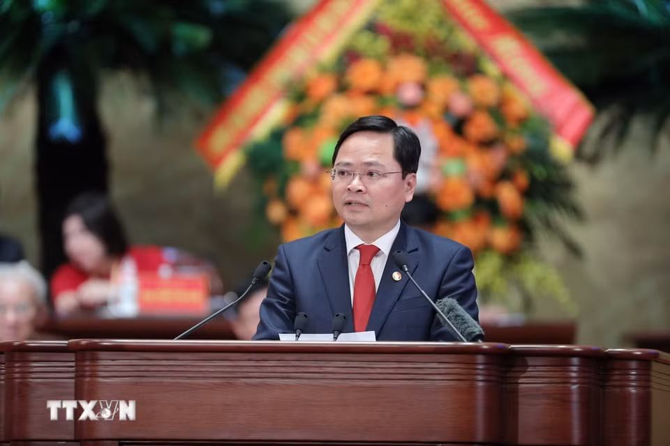 Đồng chí Nguyễn Anh Tuấn, Ủy viên Trung ương Đảng, Phó Chủ tịch Ủy ban Trung ương Mặt trận Tổ quốc Việt Nam, Chủ tịch Tổng Liên đoàn Lao động Việt Nam trình bày tham luận: “Đồng hành cùng công nhân Việt Nam thi đua lao động sáng tạo, góp phần thực hiện thắng lợi các mục tiêu phát triển đất nước.” (Ảnh: Minh Đức/TTXVN)