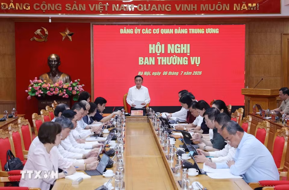 Đồng chí Trần Cẩm Tú, Ủy viên Bộ Chính trị, Thường trực Ban Bí thư, Bí thư Đảng ủy các cơ quan Đảng Trung ương, chủ trì hội nghị. (Ảnh: Phương Hoa/TTXVN)