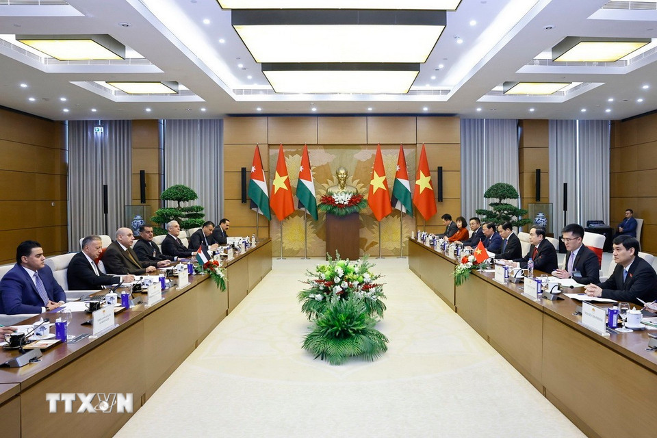 Chủ tịch Quốc hội Trần Thanh Mẫn hội đàm với Chủ tịch Hạ viện Vương quốc Hashemite Jordan Mazen Turki El Qadi. (Ảnh: Doãn Tấn/TTXVN)