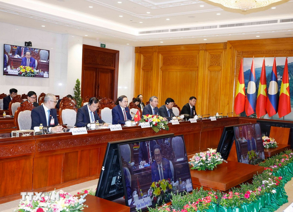 Chủ tịch Quốc hội Trần Thanh Mẫn gặp Chủ tịch Quốc hội Lào Saysomphone Phomvihane. (Ảnh: Thống Nhất/TTXVN)