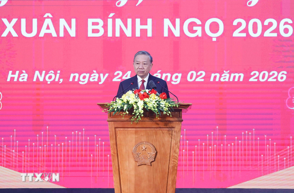 Tổng Bí thư Tô Lâm chúc Tết cán bộ, phóng viên, biên tập viên Thông tấn xã Việt Nam. (Ảnh: Thống Nhất/TTXVN)