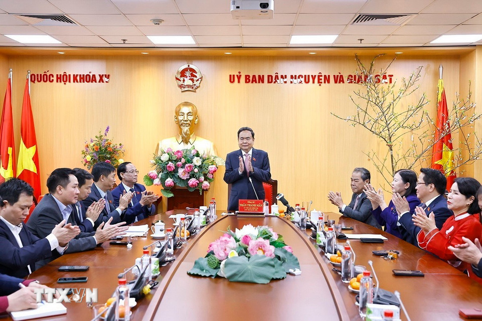 Chủ tịch Quốc hội Trần Thanh Mẫn phát biểu tại buổi gặp mặt các cán bộ công chức, ủy viên Ủy ban Dân nguyện và Giám sát của Quốc hội. (Ảnh: Doãn Tấn/TTXVN)
