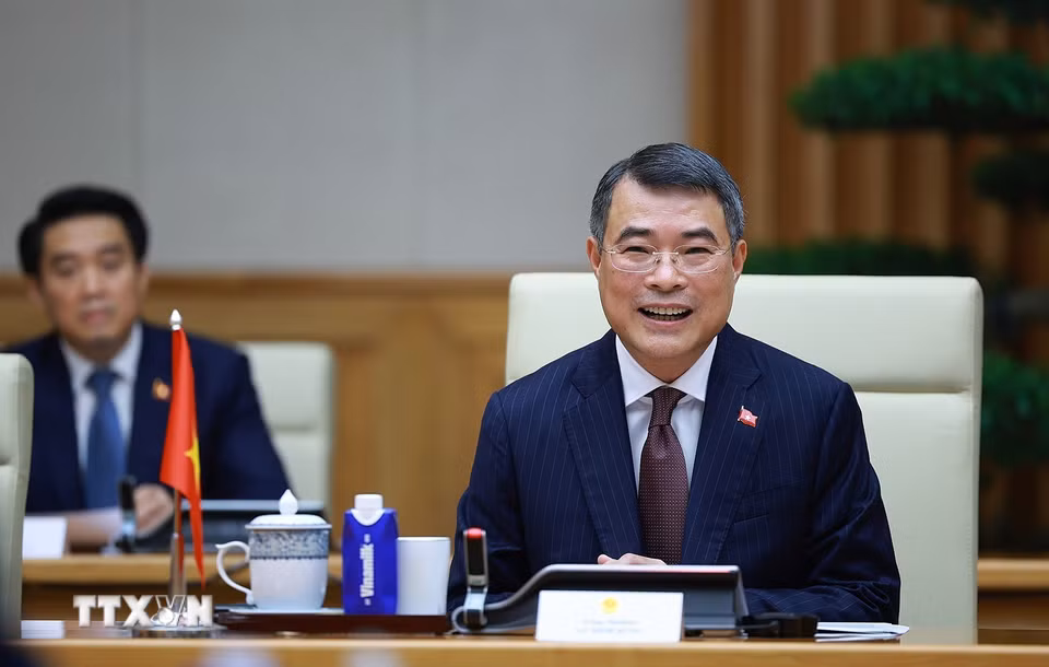 Thủ tướng Lê Minh Hưng phát biểu tại cuộc hội đàm với Thủ tướng Vương quốc Thái Lan Anutin Charnvirakul. (Ảnh: Dương Giang/TTXVN)