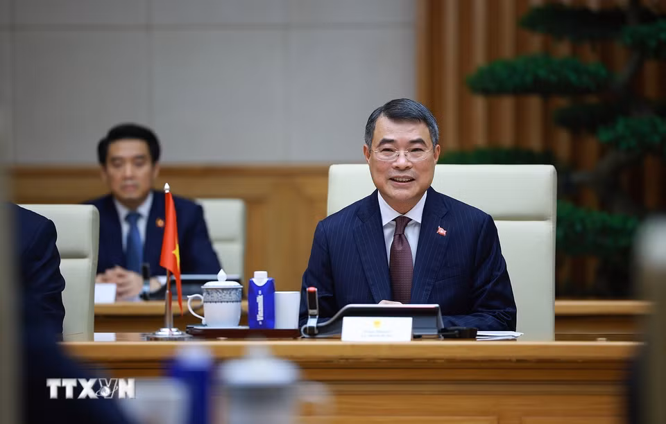 Thủ tướng Lê Minh Hưng phát biểu tại cuộc hội đàm với Thủ tướng Vương quốc Thái Lan Anutin Charnvirakul. (Ảnh: Dương Giang/TTXVN)