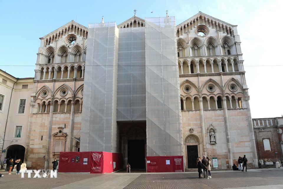 Nhà thờ lớn Ferrara được xây từ thế kỷ 12. (Ảnh: Dương Hoa/TTXVN)