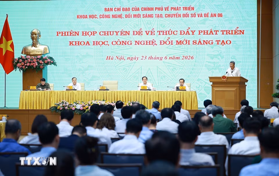 Thủ tướng Lê Minh Hưng, Trưởng Ban Chỉ đạo, phát biểu tại Phiên họp chuyên đề về thúc đẩy phát triển khoa học, công nghệ, đổi mới sáng tạo. (Ảnh: Dương Giang/TTXVN)