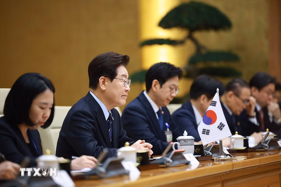 Tổng thống Hàn Quốc Lee Jae Myung phát biểu tại cuộc hội kiến Thủ tướng Lê Minh Hưng. (Ảnh: Dương Giang/TTXVN)