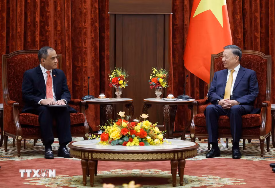 Tổng Bí thư, Chủ tịch nước Tô Lâm với Đại sứ Philippines tại Việt Nam Francisco Noel R. Fernandez III. (Ảnh: Thống Nhất/TTXVN)