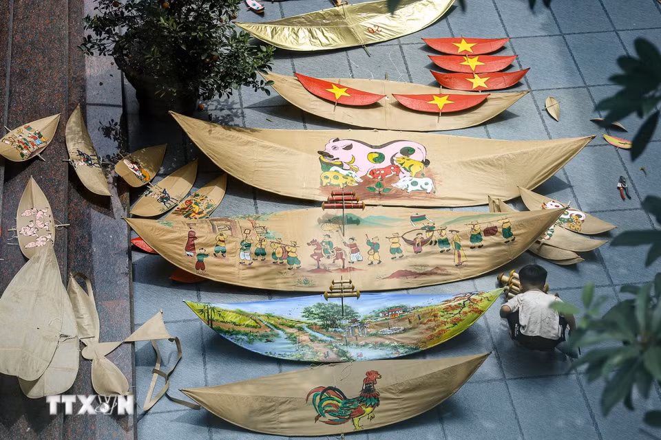 Làng Bá Dương Nội là địa phương duy nhất trong cả nước có Hội diều gắn với miếu thờ Thần linh Châu Thổ, được khôi phục từ năm 1987 sau thời gian gián đoạn bởi chiến tranh và trở thành nơi lưu giữ ký ức văn hóa của nhiều thế hệ người dân. (Ảnh: Lê Ngọc/TTXVN phát)