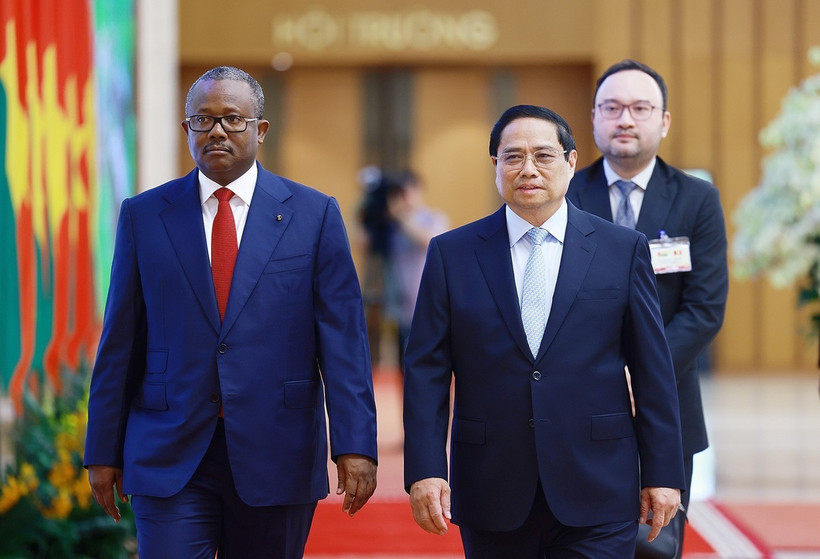 Thủ tướng Phạm Minh Chính hội kiến Tổng thống Cộng hòa Guinea-Bissau Umaro Sissoco Embaló. Ảnh: Dương Giang – TTXVN