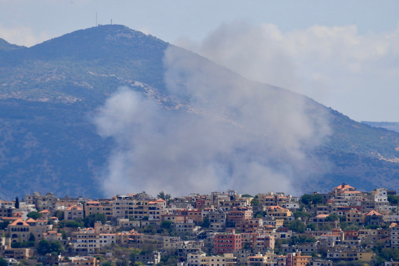 Khói bốc lên sau cuộc không kích của Israel xuống Khiam, Liban ngày 19/9/2024. (Ảnh: THX/TTXVN)